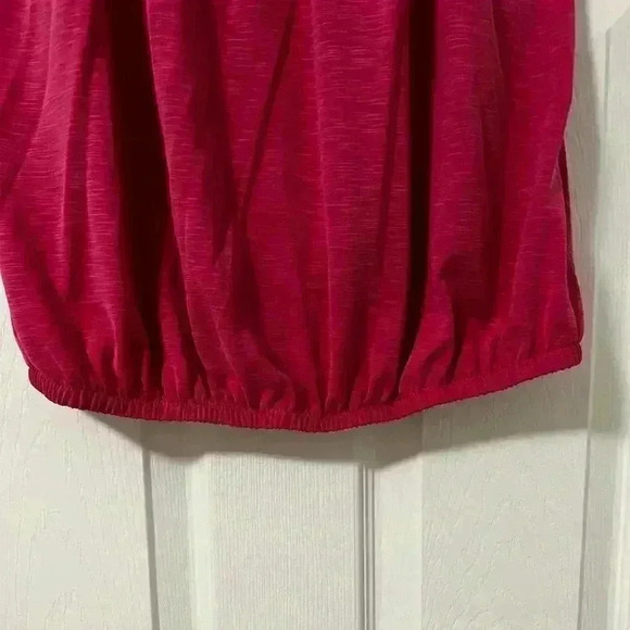 Green Envelope Rounded Neck Band Tank - Picture 4 of 8